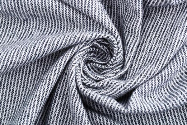 股票配资股票配资公司 日韩巨头有点担心：曾垄断的涤纶，如今全球十件衣服一件桐乡造